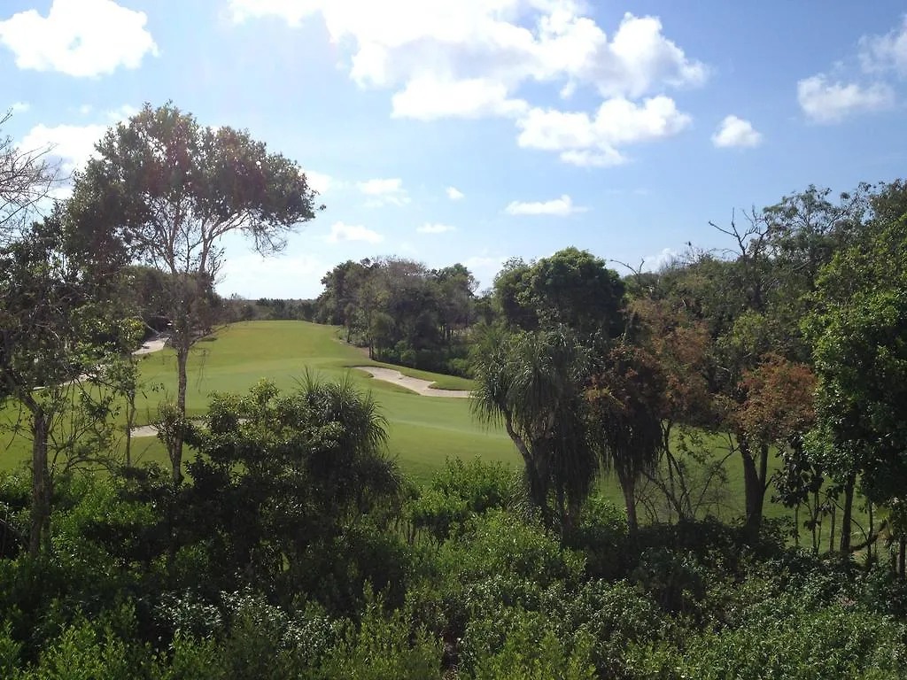 Tao Condo In Tulum Country Club-Bahia Principe, Screened Corner Balcony, Beach And Golf Club Access Akumal 0*,