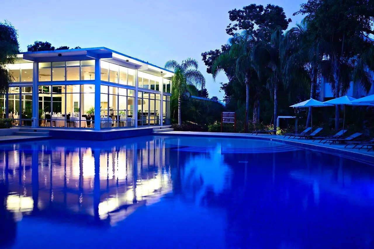 Tao Condo In Tulum Country Club-Bahia Principe, Screened Corner Balcony, Beach And Golf Club Access Akumal 0*,  Mexico