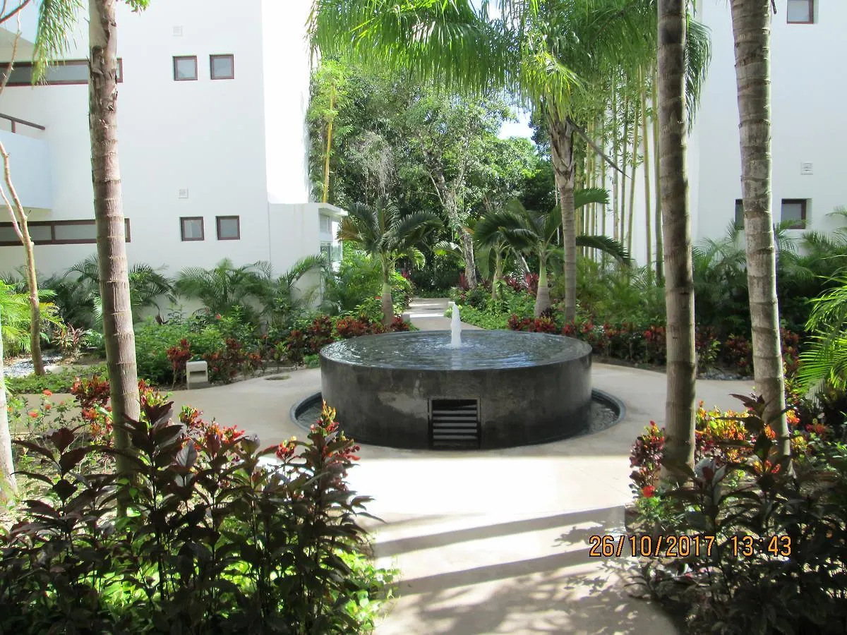 Tao Condo In Tulum Country Club-Bahia Principe, Screened Corner Balcony, Beach And Golf Club Access Akumal 0*,  Mexico