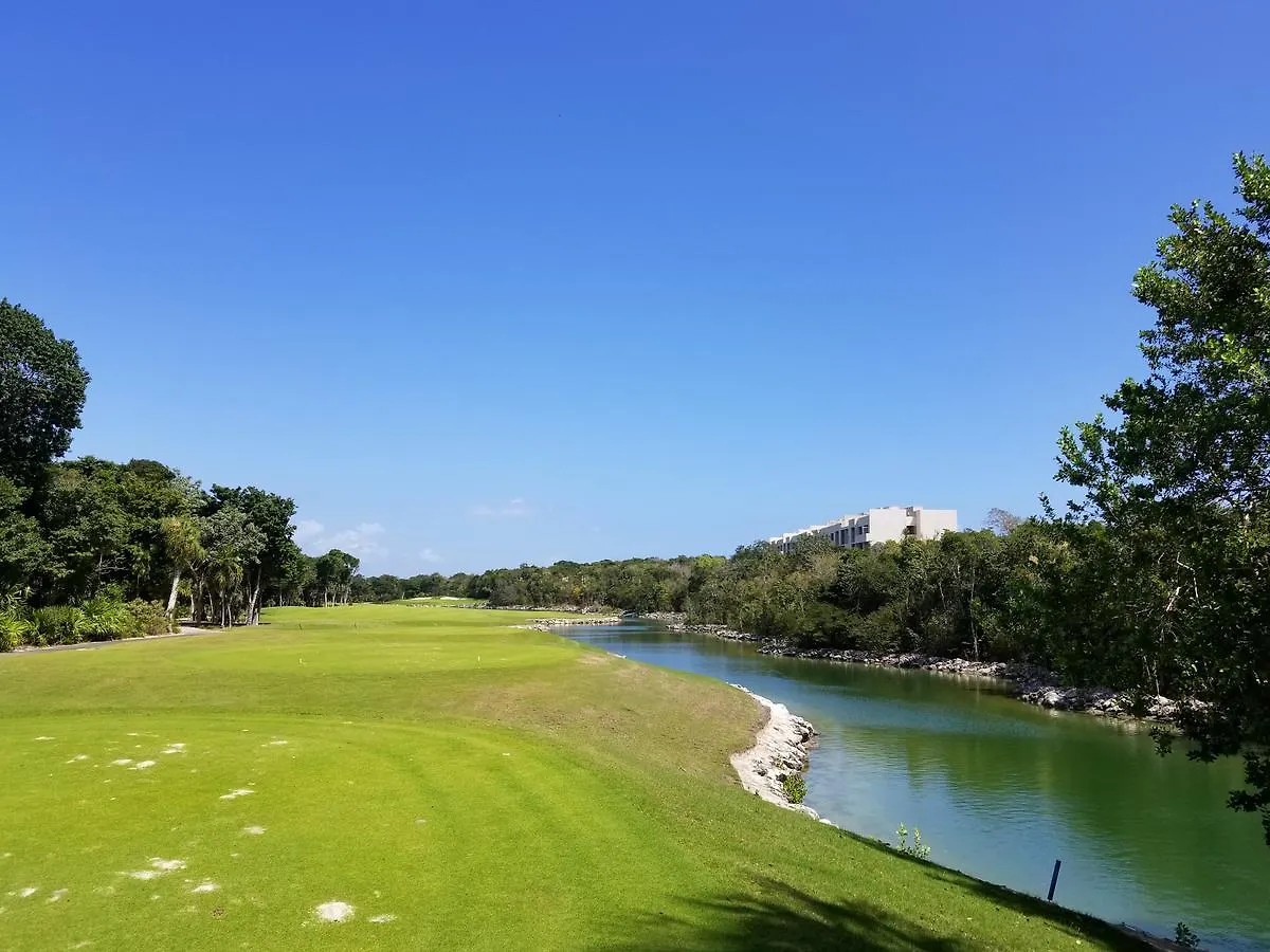 Tao Condo In Tulum Country Club-Bahia Principe, Screened Corner Balcony, Beach And Golf Club Access Akumal 0*,  Mexico