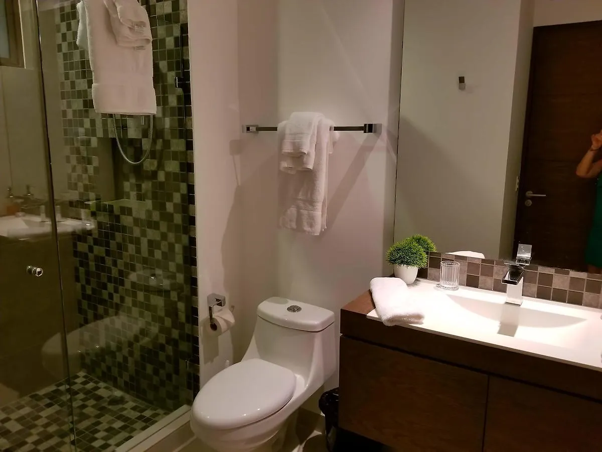 Tao Condo In Tulum Country Club-Bahia Principe, Screened Corner Balcony, Beach And Golf Club Access Akumal Apartment