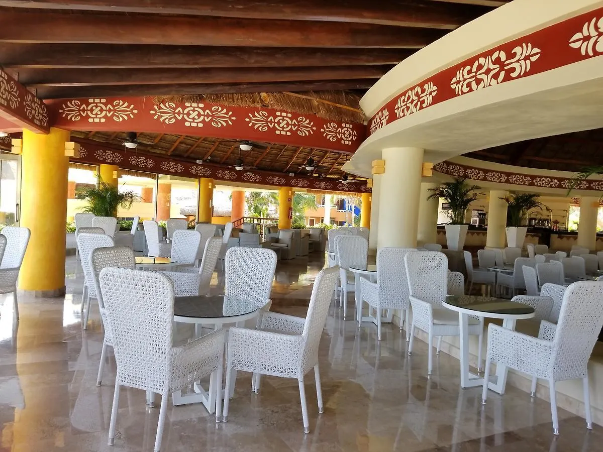 Apartment Tao Condo In Tulum Country Club-Bahia Principe, Screened Corner Balcony, Beach And Golf Club Access Akumal