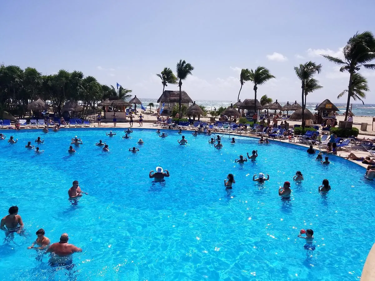 Tao Condo In Tulum Country Club-Bahia Principe, Screened Corner Balcony, Beach And Golf Club Access Akumal Apartment