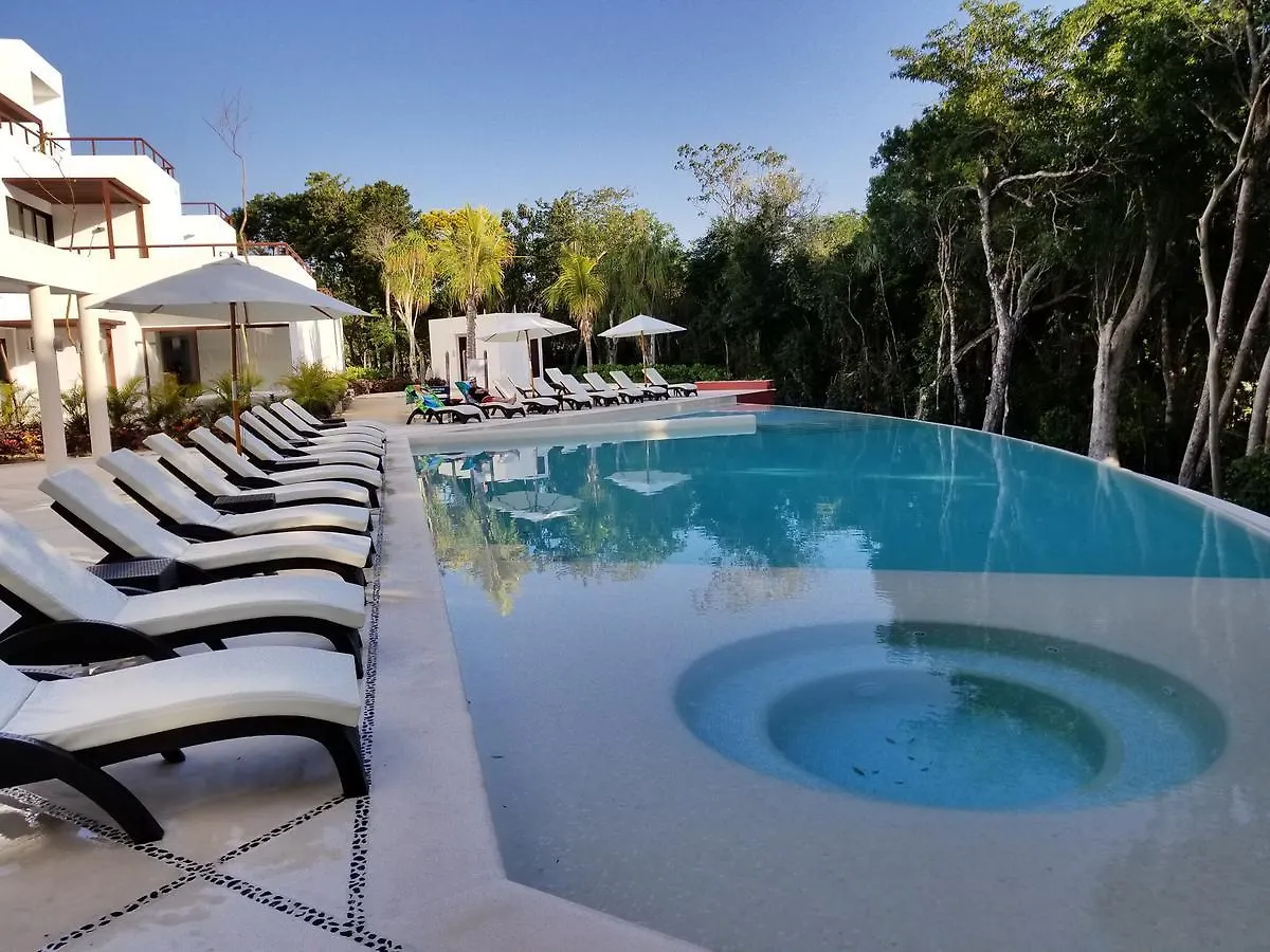 Tao Condo In Tulum Country Club-Bahia Principe, Screened Corner Balcony, Beach And Golf Club Access Akumal Mexico