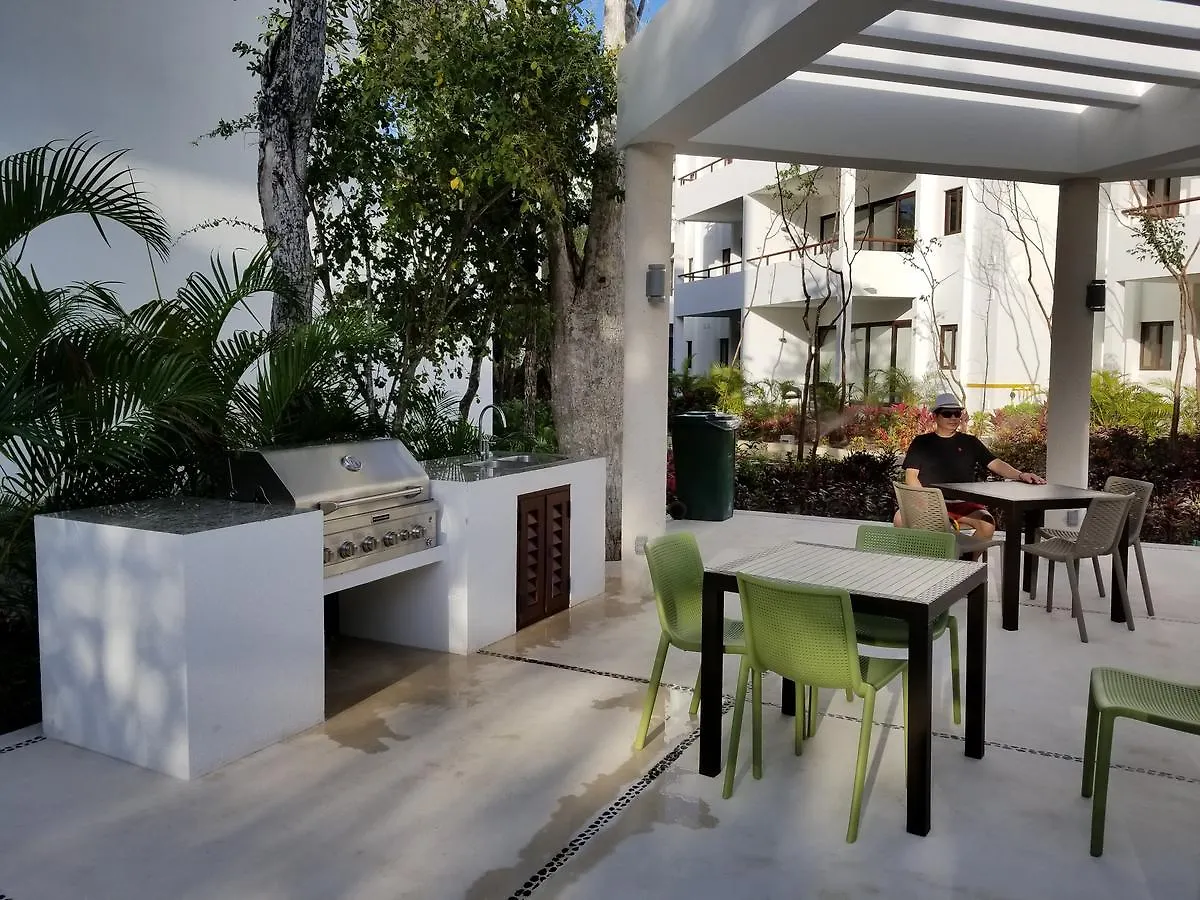 Tao Condo In Tulum Country Club-Bahia Principe, Screened Corner Balcony, Beach And Golf Club Access Akumal Mexico